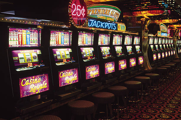 Fortune Tiger slot game interface on wisnu123 showing five reels, paylines, and bonus feature indicators