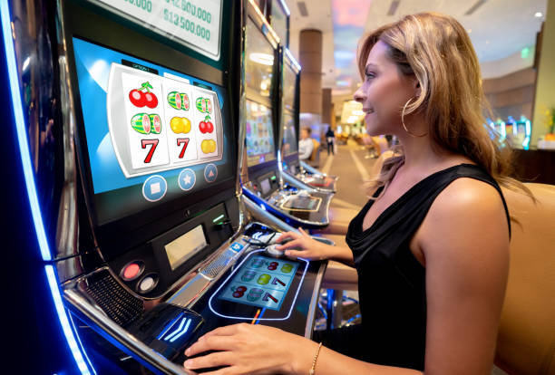 Fortune Tiger free-spin bonus round showing multiplier indicators and expanding wild symbols